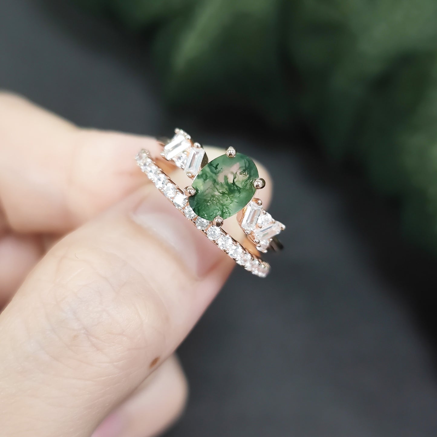 Oval Style Unique Design Moss Agate Engagement Ring